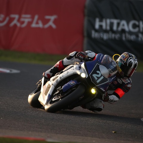 【鈴鹿8耐】意外と知らないレギュレーション…夜間走行ではゼッケンも光らせる 画像