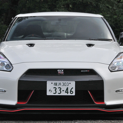 【ワークスカー イッキ乗り】動きはレーシングカーそのもの、雨のワインディングではあまりにもリスキー…NISMO GT-R 画像