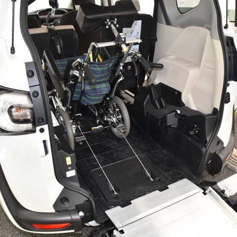 【トヨタ シエンタ 新型】「車いす仕様」がカタログモデルであることのメリット 画像