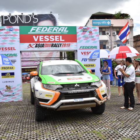 【アジアクロスカントリーラリー15】アウトランダーPHEV がクラス優勝…最終SSを3位完走、ポテンシャルの高さ証明 画像