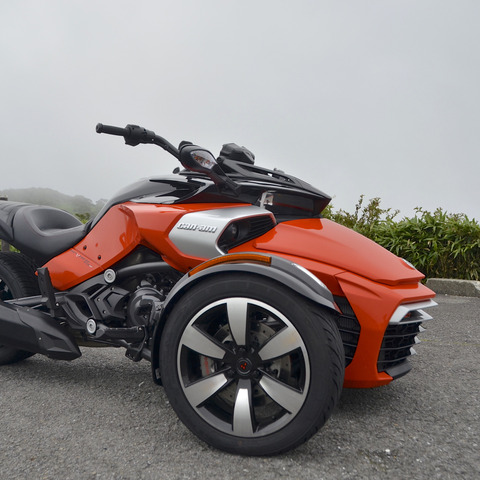 【Can-Am Spyder F3 / RT】クルマの免許で乗れて、体格も問わない新世代の3輪車 画像