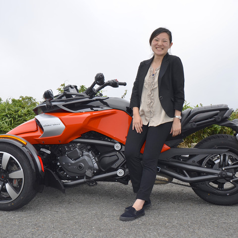 【Can-Am Spyder F3 / RT】デートにもOK? 女性が気になるポイントは 画像