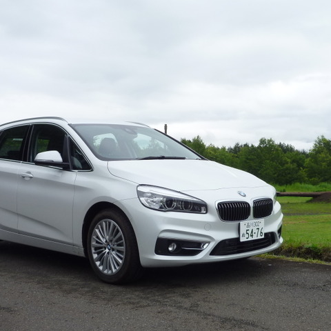 【BMW 2シリーズ アクティブツアラー 試乗】ディーゼルエンジン搭載で、青空が見えた…岩貞るみこ 画像