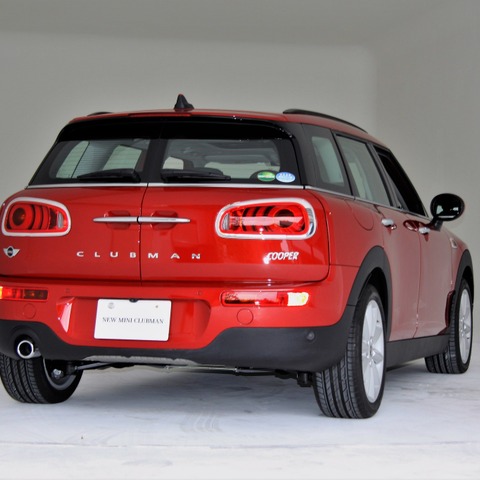 【MINI クラブマン 新型】「らしさ」生かしながら拡大した室内と荷室 画像