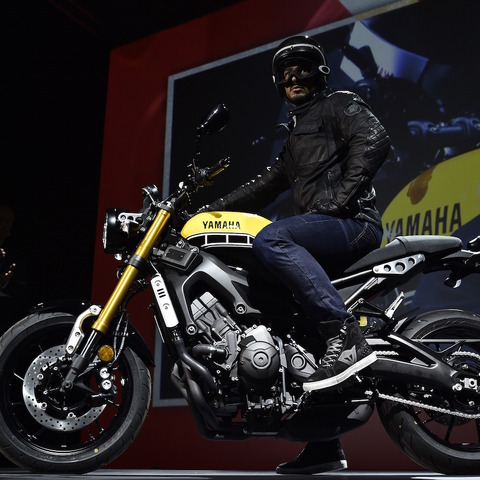 【ミラノショー15】MT-09 譲りのトリプルエンジン搭載、ネオレトロスタイルのヤマハ XSR900 画像