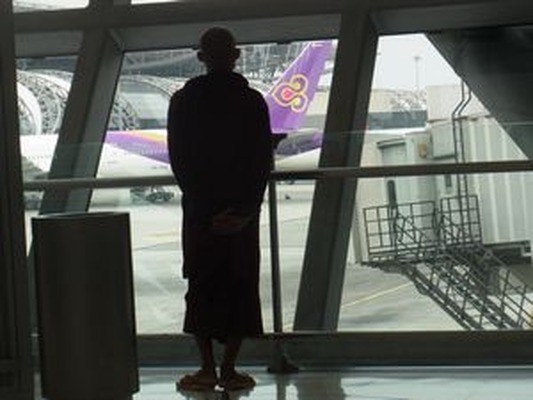 懐かしのミャンマーを行く　（2）　空港でSIMカードを借りる
