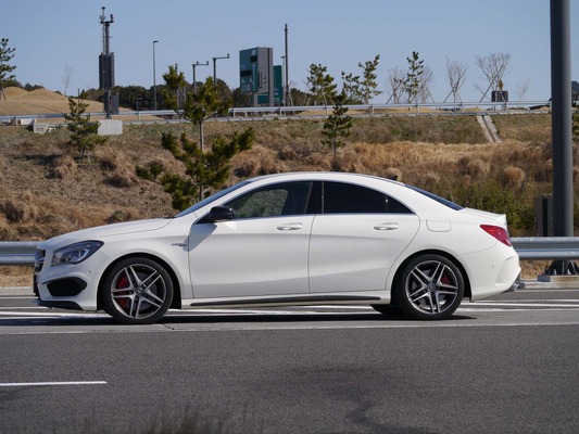 メルセデスベンツ CLA45 AMG（日本仕様）
