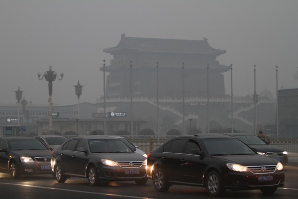 中国の渋滞と大気汚染（資料画像）