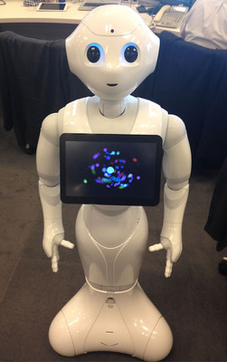 感情認識パーソナルロボット Pepper（ペッパー）