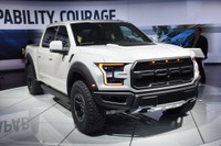 【デトロイトモーターショー16】フォード F-150 ラプター スーパークルー…後席追加＆空間拡大［詳細画像］ 画像