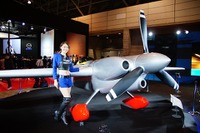 【東京オートサロン16】ファルケンブースに飛行機!? エアレース参戦機が登場 画像