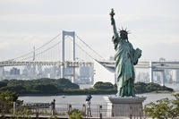 訪日外客数が1973万人で過去最高、45年ぶり出国者を越える…2015年 画像