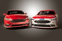 フォード、2016年型NASCARを発表…最新 フュージョン のイメージ反映 画像