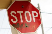 【新聞ウォッチ】道路標識もグローバル化? 一時停止「止まれ」から「STOP」検討 画像