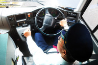 国交省、貸切バスに対する街頭検査…6台中5件が違反 画像