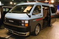 【東京オートサロン16】FLEX カスタムハイエース アメリカ［詳細画像］ 画像