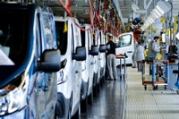ルノー、フランス工場で日産の商用車を生産へ 画像