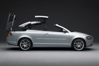 ボルボが新型カブリオレ、C70の受注開始 画像