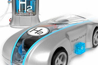 世界最小の燃料電池自動車 画像