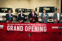 日野、部品&訓練センターの開所式…米カリフォルニア 画像