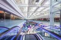 ロイヤルヨルダン航空、ドバイ国際空港コンコースDに移動 画像