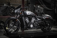 【東京モーターサイクルショー16】ヴィクトリー オクテイン、日本初公開…水冷エンジン搭載 画像