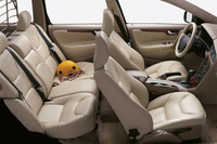 ボルボ XC70 に仕様・装備を充実した Classic を設定 画像
