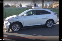 グーグルの自動運転車、公道で衝突事故の瞬間［動画］ 画像