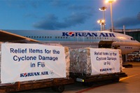 大韓航空、フィジーのサイクロン被災地に救援物資を輸送 画像