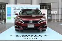 【ホンダ クラリティ フューエルセル】先代の赤を洗練…こだわりのカラー「ブリリアントガーネット」 画像