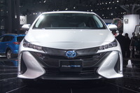 【ニューヨークモーターショー16】プリウス PHV 新型、新技術を取り入れてさらにモダンなデザインに 画像