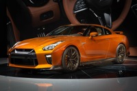 【ニューヨークモーターショー16】日産 GT-R 2017年型、走行性能も改良…究極の GT-R へ 画像
