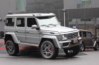 【メルセデス G550 4×4 スクエアード】より日常向けになった「6×6」の弟分 画像