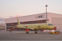 三菱航空機「MRJ」、疲労強度試験機による試験を開始 画像