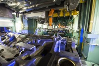 ダイムラー独工場、新プレスラインを稼働…メルセデス小型車用 画像