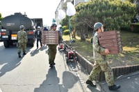 関西テレビの中継車、被災者のガソリンスタンド列を無視して割り込み 画像