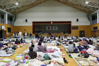 【新聞ウォッチ】熊本地震、長期化する避難生活…「車中泊」が命取りに 画像