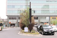 街中で危険を知らせるLEDパネルが多言語化、地震速報も転送 画像