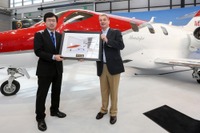 ホンダ ジェット、欧州第1号機を引き渡し 画像