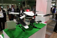 【国際ドローン展16】サーモカメラ搭載、警察&消防仕様のドローンはまるでパトカー 画像