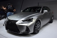 【北京モーターショー16】レクサス IS 改良新型、F SPORT はよりアグレッシブに 画像