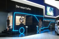 VWの大型商用車、クラフター 次期型…シルエットが見えた 画像
