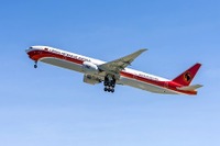 ボーイング、TAAGアンゴラ航空に777-300ERを納入 画像