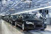 アウディ、ドイツ工場を拡張…改良新型 A8 を生産開始 画像