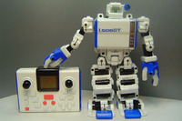 世界最小の二足歩行ロボット…タカラトミー 画像