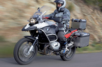 氷の祭典に氷の R1200GSアドベンチャー が登場 2月6日から 画像