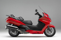 ホンダ、シルバーウイング 400 のカラーリングを変更して発売 画像