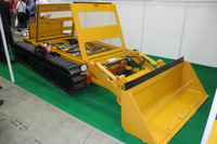 【NEW環境展16】世界一車高が低いブルドーザー、高さはたったの50cm 画像