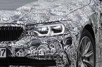 BMW 5シリーズ 次世代型、新LEDエンジェルアイ光った！ 画像