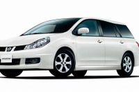 日産 ウイングロード、ヒーター付ドアミラーなどを全車標準装備 画像